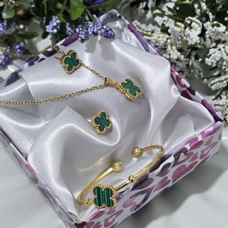 سرویس دخترانه گردنبند ،گوشواره و تک پوش ونکلیف همراه با جعبه