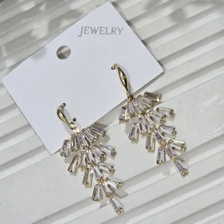 گوشواره مجلسی آویزی نگیندار JEWELRY