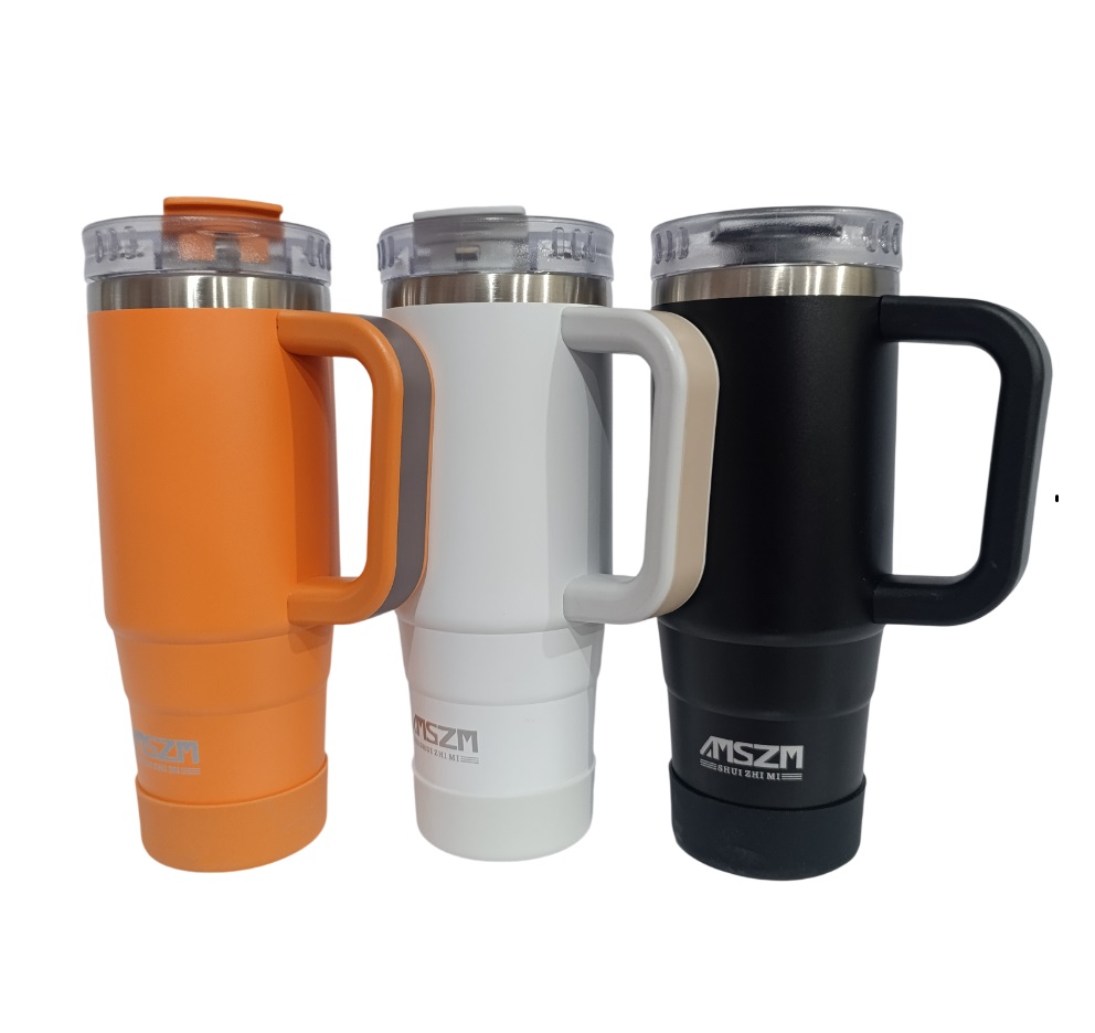 تراول ماگ استیل MSZM با طراحی شیک و بدنه مقاوم، انتخابی عالی برای نگهداری نوشیدنی‌های گرم و سرد